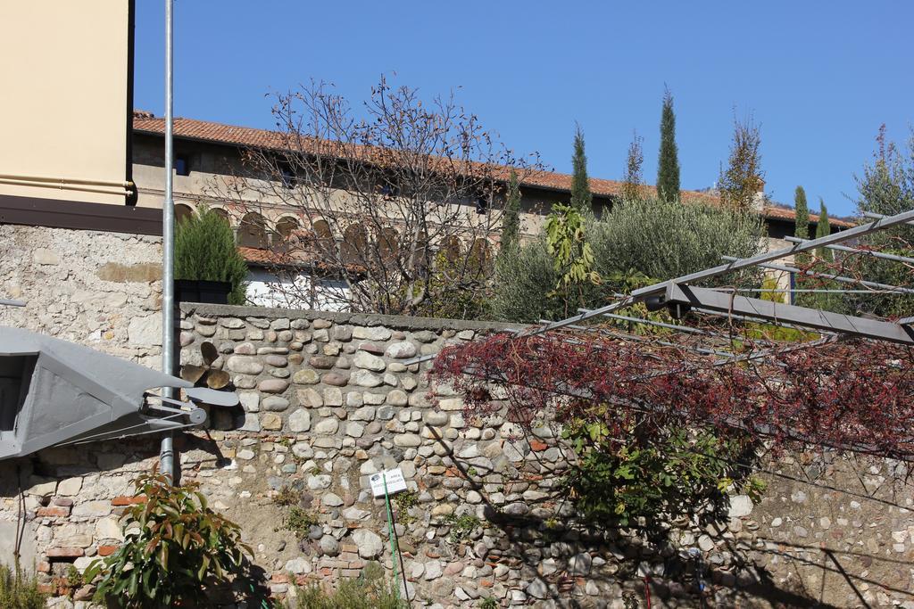 Hostel Del Gal Clusane Exterior foto